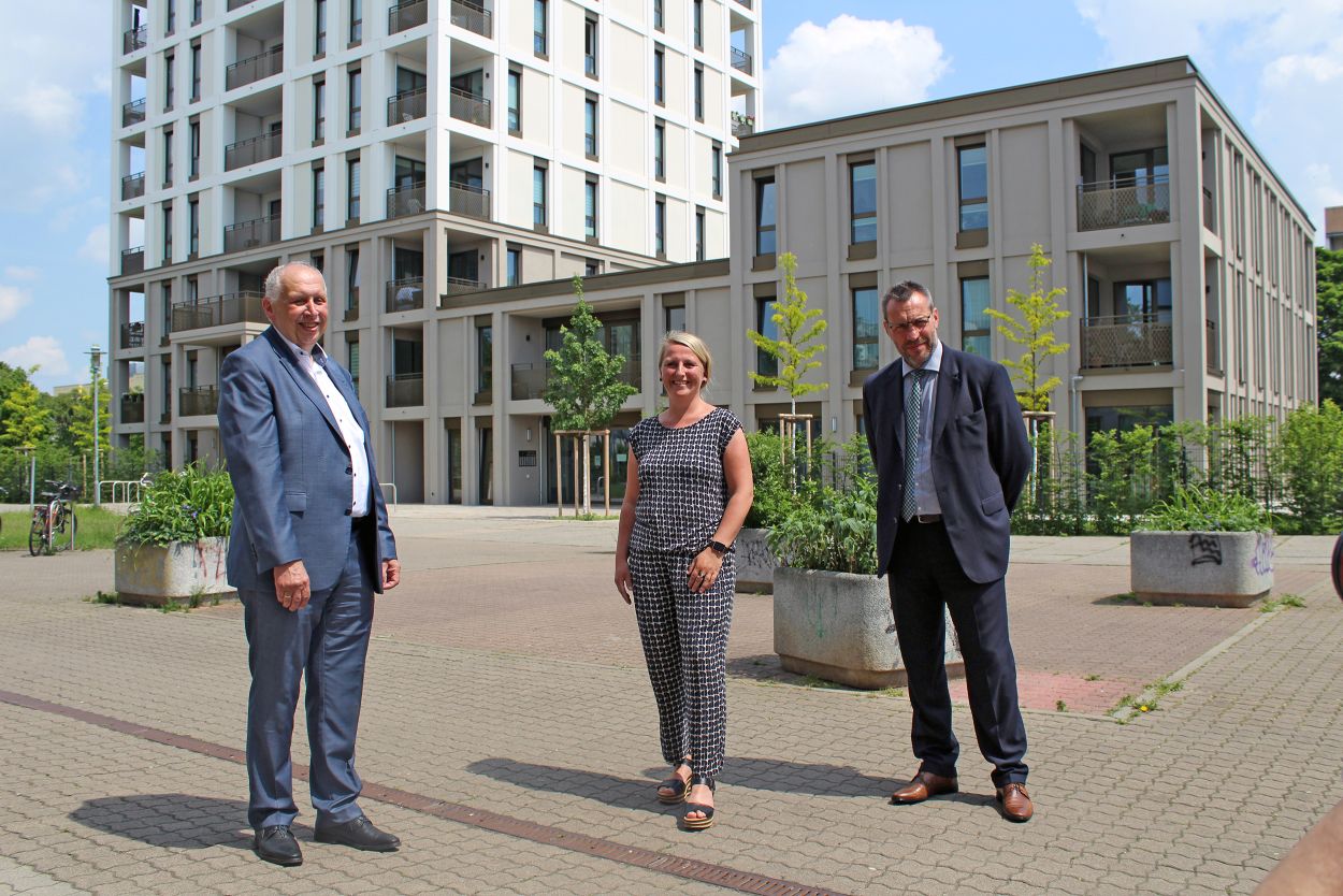 Die Podiumsteilnehmer der PK der Leipziger Wohnungsgenossenschaften (v.l.n.r.): Jörg Keim (Kontakt) Nelly Keding (Lipsia) und Wolf-Rüdiger Kliebes (VLW). Copyright: IMMOCOM.