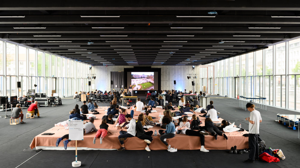 Bauhaus Museum Dessau: Offene Bühne im Erdgeschoss. Copyright: Stiftung Bauhaus Dessau / Foto: Thomas Meyer / OSTKREUZ, 2019 Bauhaus Museum Dessau: Offene Bühne im Erdgeschoss. Copyright: Stiftung Bauhaus Dessau / Foto: Thomas Meyer / OSTKREUZ, 2019