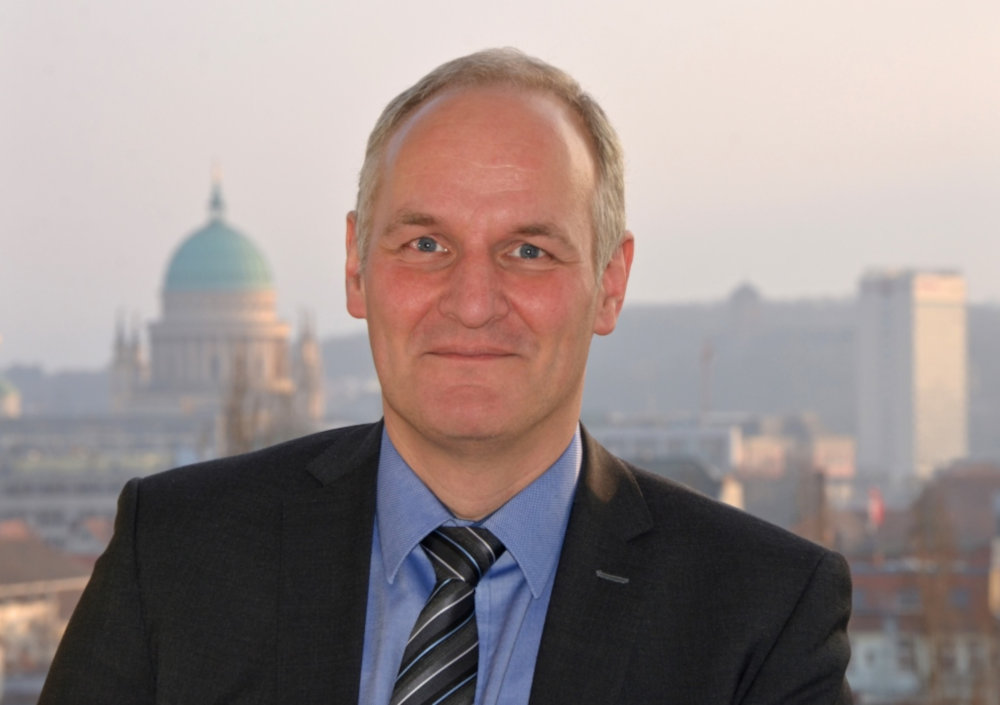 Bernd Rubelt,
Beigeordneter der Stadt Potsdam (Quelle: Landeshauptstadt Potsdam). Bernd Rubelt, Beigeordneter der Stadt Potsdam (Quelle: Landeshauptstadt Potsdam).