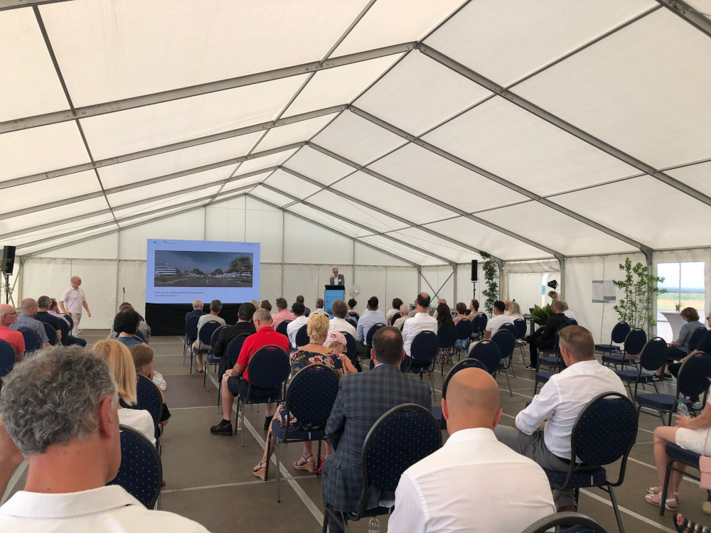 Vorstellung der Pläne für den ehemaligen Flugplatz Drewitz. Copyright: Soltkahn AG Vorstellung der Pläne für den ehemaligen Flugplatz Drewitz. Copyright: Soltkahn AG