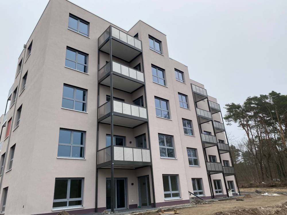Die städtische Wohnungsgesellschaft Erkner mbH cancelt bereits Neubauprojekte,
da die aktuellen Nettomieten für die breite Bevölkerung nicht leistbar sind. Copyright: Mara Kaemmel
