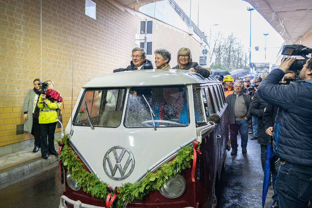 Fahrt mit dem VW-Bulli durch den Magdeburger City-Tunnel. Copyright: Landeshauptstadt Magdeburg / Romy Buhr