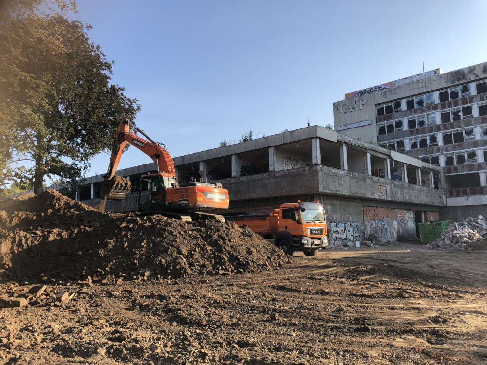 An Honis Herberge rollen endlich die Bagger. Copyright: Steffen Höhne