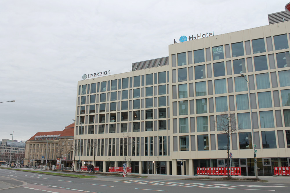 Die H-Hotels stehen in unmittelbarer Nähe zum Leipziger Hauptbahnhof (links). Copyright: W&R IMMOCOM / Pierre Pawlik Die H-Hotels stehen in unmittelbarer Nähe zum Leipziger Hauptbahnhof (links). Copyright: W&R IMMOCOM / Pierre Pawlik