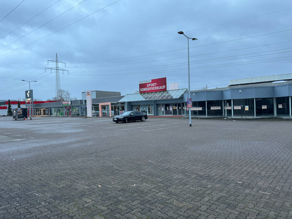 Das Fachmarktzentrum in Hannover. Eisenberger Real Estate GmbH