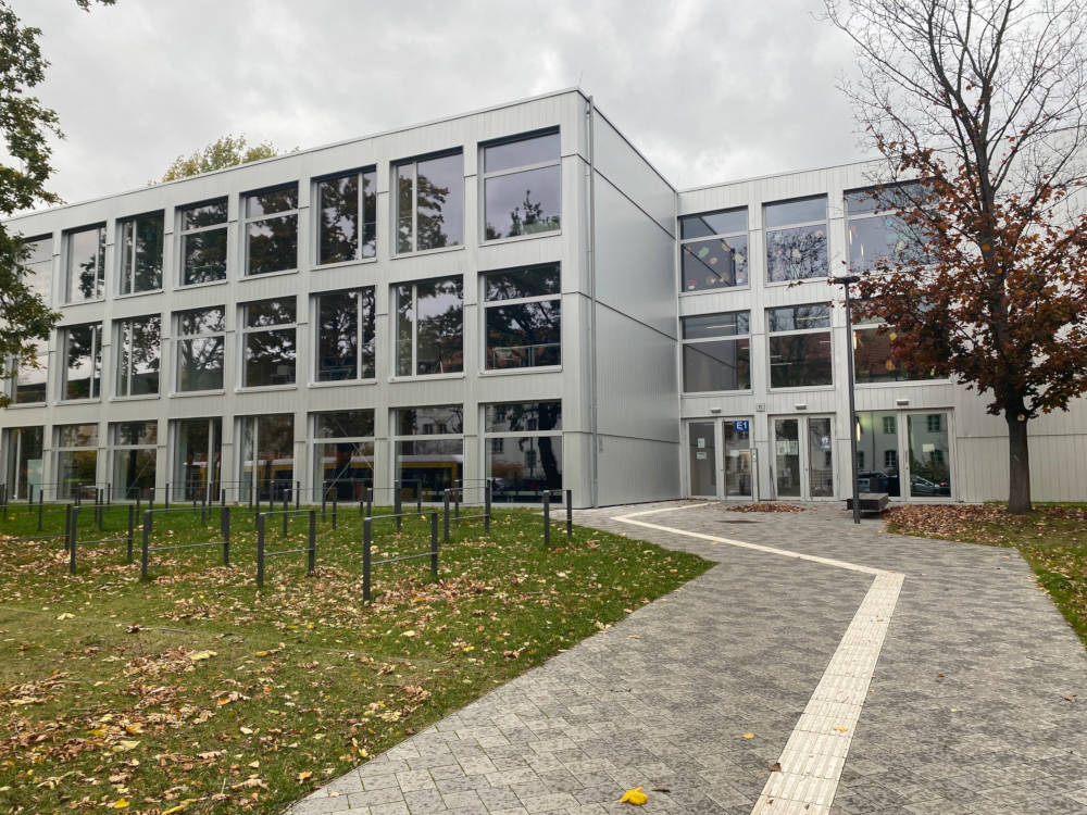 Schule in der Konrad-Wolf-Straße in Berlin-Lichtenberg. Copyright: Mara Kaemmel