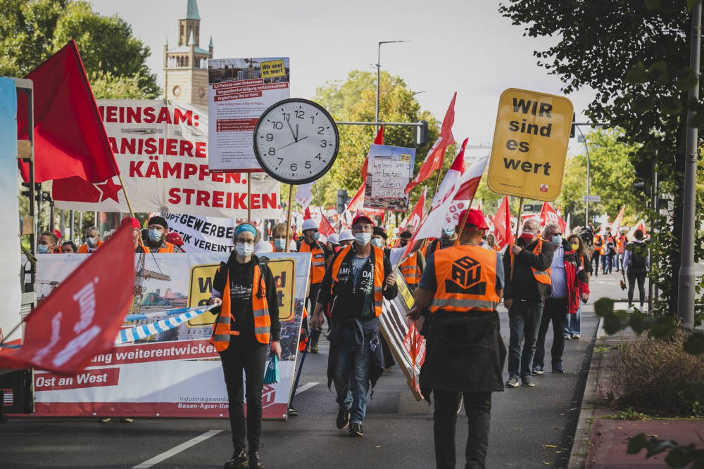 Eine Demonstration in Berlin leitete die Schlichtungsgespräche ein. Copyright: IMMOCOM