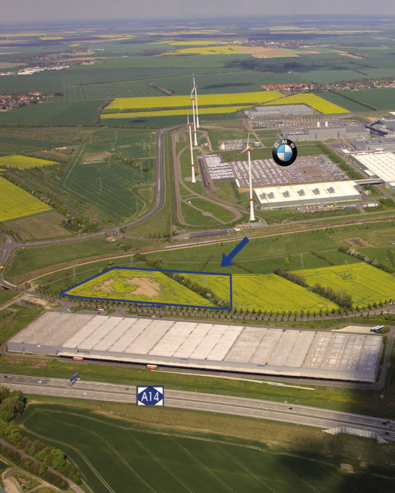 Das Grundstück liegt zwischen A14 und dem BMW-Werk. Copyright: Invest Region Leipzig Das Grundstück liegt zwischen A14 und dem BMW-Werk. Copyright: Invest Region Leipzig
