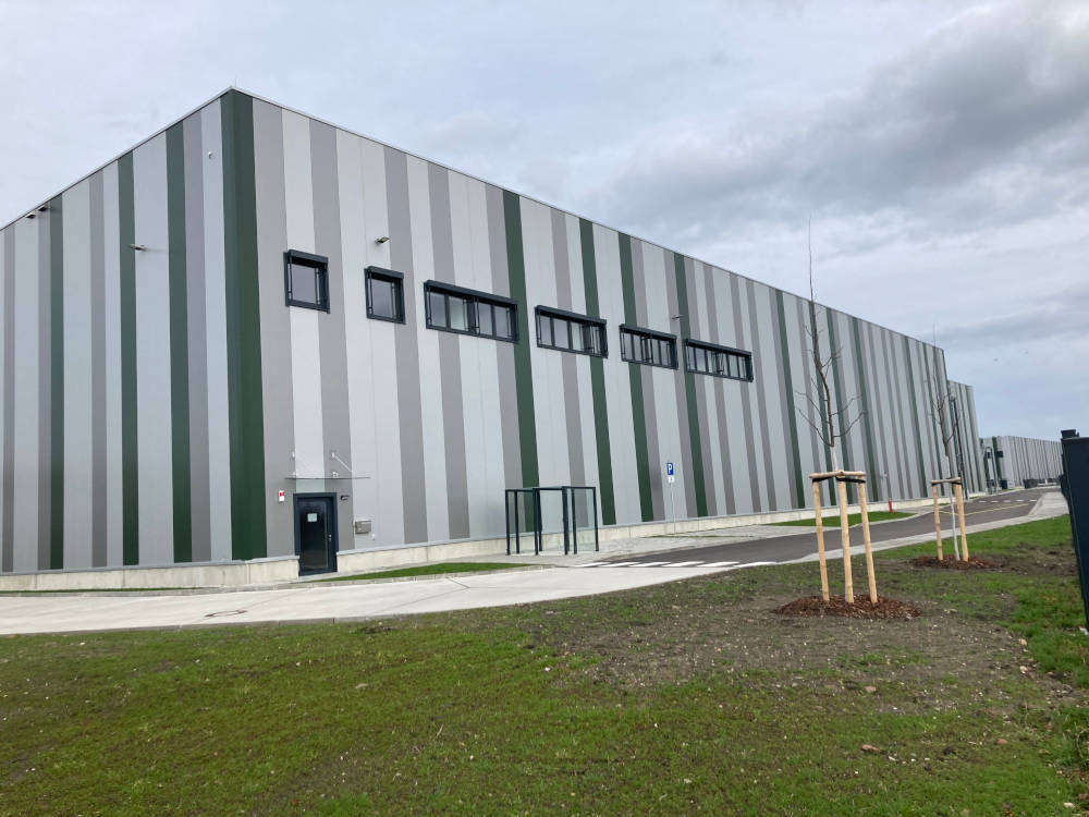 Das Unternehmen Bauwo hat in Kabelsketal bei Halle ein großes Lager gebaut. Mieter ist die Spedition Böhm und Schaaf