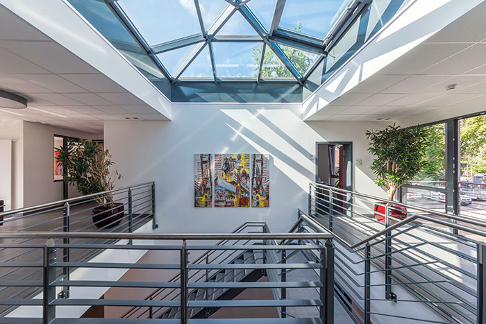 Die Menke GmbH ließ bereits 2014 ihr Berliner Bürogebäude in Modulbauweise errichten. Damals eine Besonderheit, heute fast Normalität. Foto: Kleusberg Die Menke GmbH ließ bereits 2014 ihr Berliner Bürogebäude in Modulbauweise errichten. Damals eine Besonderheit, heute fast Normalität. Foto: Kleusberg