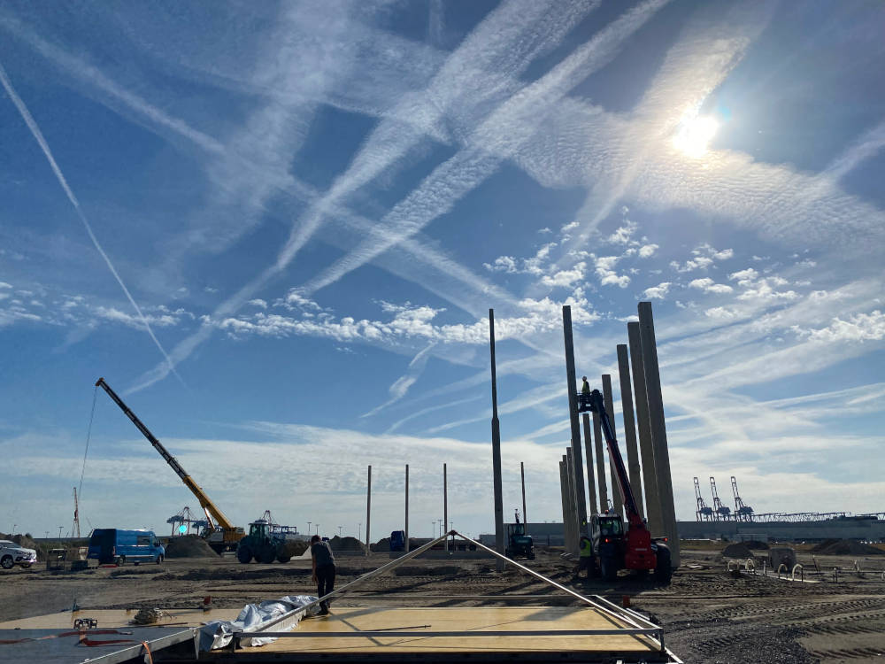 Blick auf die Baustelle des neuen P3 Logistic Parks in Wilhelmshaven. Copyright: IMMOCOM