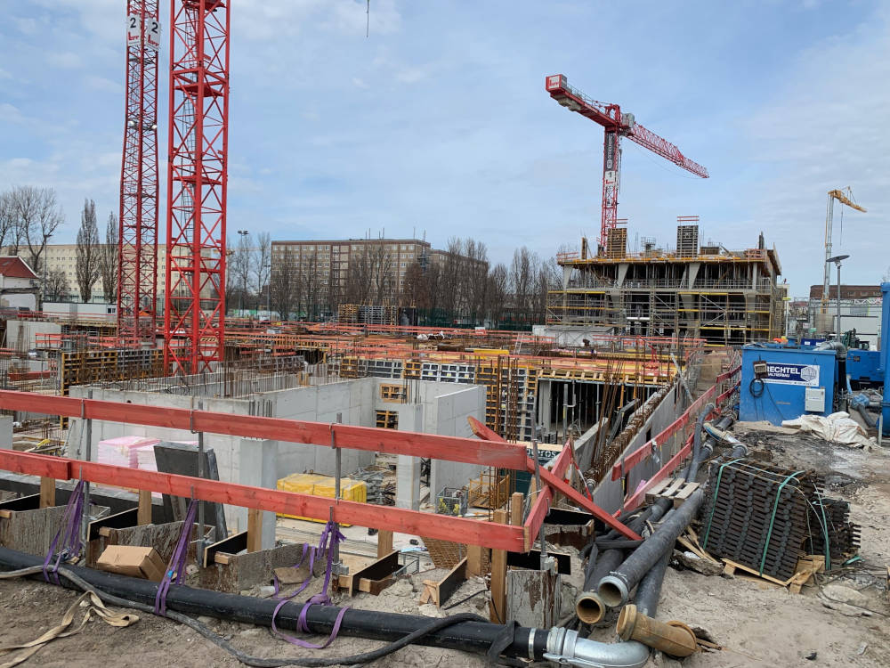 Die Baustelle von den Gebäuden A und B des Pandion OFFICEHOME Ostkreuz Campus. Copyright: Mara Kaemmel