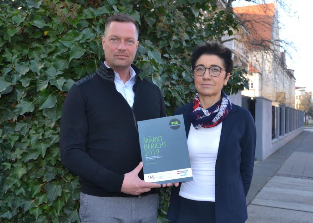 Präsentierten den neuen Wohnungsmarktbericht für Leipzig: Timo Pinder und Prof. Dr. habil. Kerry-U. Brauer. Copyright: W&R IMMOCOM