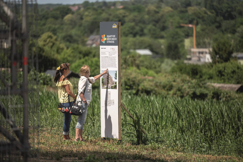 In dieses Maisfeld wurden die Grundrisse des neuen Quartiers eingebracht. Copyright: SWSG