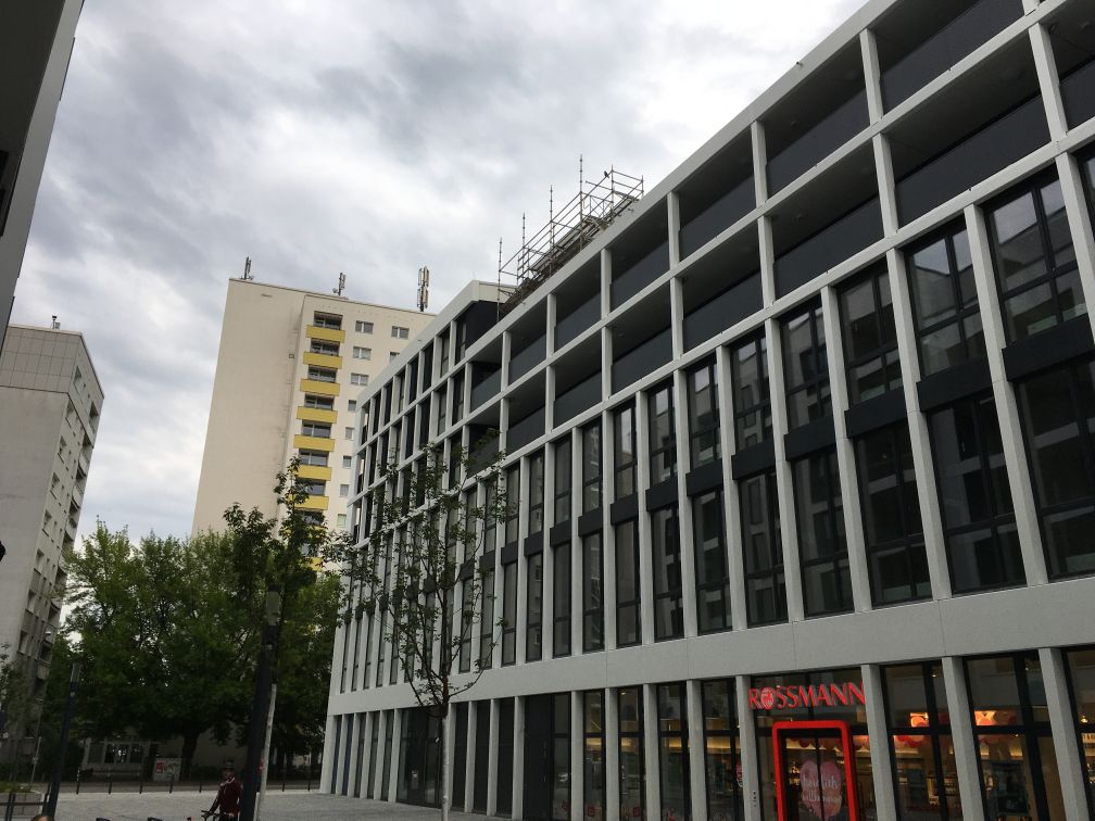 Quartier der Generationen: Blick von der Straßenseite. Quelle: ZBI Zentral Boden Immobilien Gruppe.