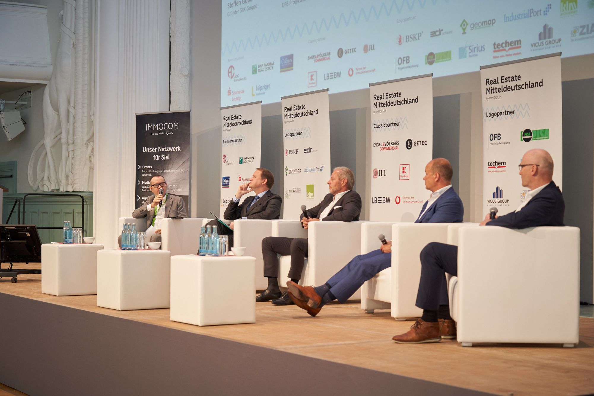 REAL ESTATE MITTELDEUTSCHLAND 2020: Auftaktpanel, Diskussion über Mitteldeutschland als Investorenland. REAL ESTATE MITTELDEUTSCHLAND 2020: Auftaktpanel, Diskussion über Mitteldeutschland als Investorenland.