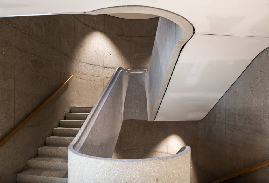 Treppenhaus im neuen Gebäude der Sächsischen Aufbaubank. Copyright: Strohhut Pictures Treppenhaus im neuen Gebäude der Sächsischen Aufbaubank. Copyright: Strohhut Pictures