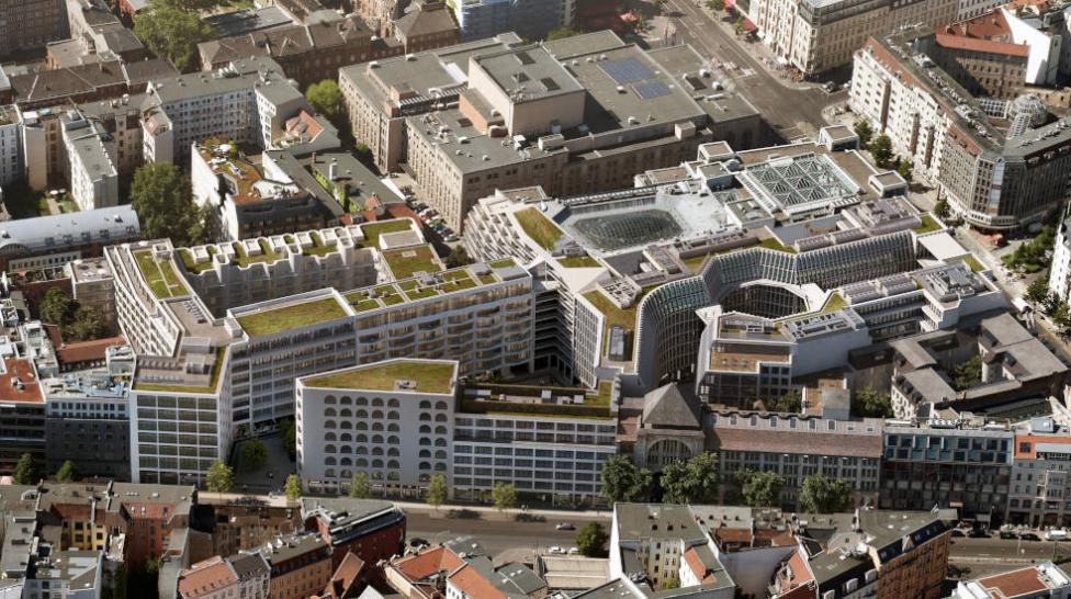 AM TACHELES: Neues Stadtquartier in der Berliner City: Das neue Stadtquartier hinter dem ehemaligen Kunsthaus Tacheles in Berlin zählt zu den spektakulärsten Bauprojekten in der Hauptstadt. Der Bau geht termingereicht voran. 50 Prozent der hochpreisigen Wohnungen sind bereits verkauft.