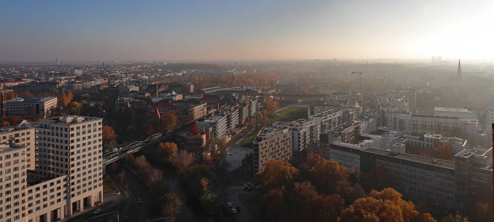 Berliner Wirtschaftsverbände veröffentlichen gemeinsamen Appell gegen Enteignung: Wenige Wochen vor dem anstehenden Volksentscheid zur Enteignung von Wohnungsunternehmen mit mehr als 3.000 Wohnungen appelliert die Berliner Wirtschaft für mehr Kooperation statt Konfrontation.