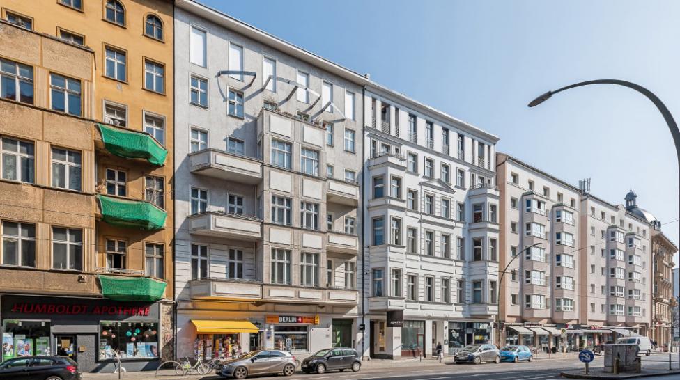 David Borck Immobiliengesellschaft verkauft Wohnhäuser in Berlin-Mitte und Ferch