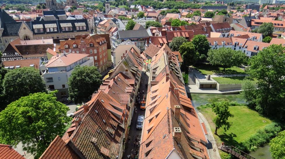 Wohnungsbestand in Thüringen steigt weiter: In Thüringen steigt die Zahl der Wohnungen weiter an. Über 1,19 Millionen Wohnungen gab es im Bundesland Ende 2020, teilte das Thüringer Landesamt für Statistik jetzt mit. Was der Blick in die Statistik noch zeigt.