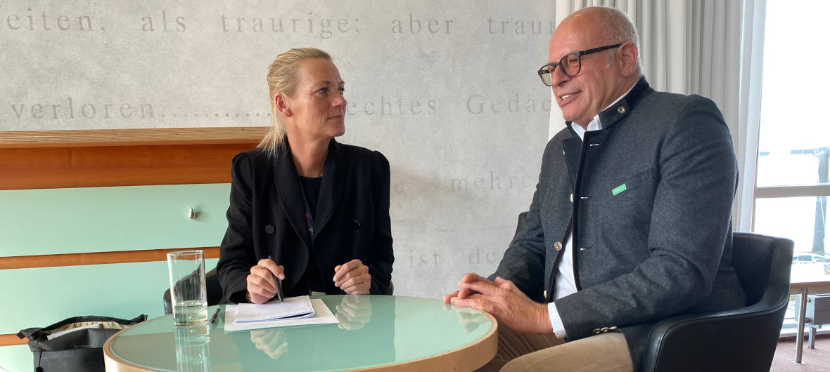 Horst Lieder: „ESG wird immer noch missverstanden“: Horst Lieder, Managing Partner bei audere. Gesellschaftsimmobilien, plant ein Headquarter als Visitenkarte und begibt sich in Workshops mit seinem Team auf den Weg zur Nachhaltigkeit. Natürlich entwickelt das Unternehmen auch weiterhin Sozialimmobilien.