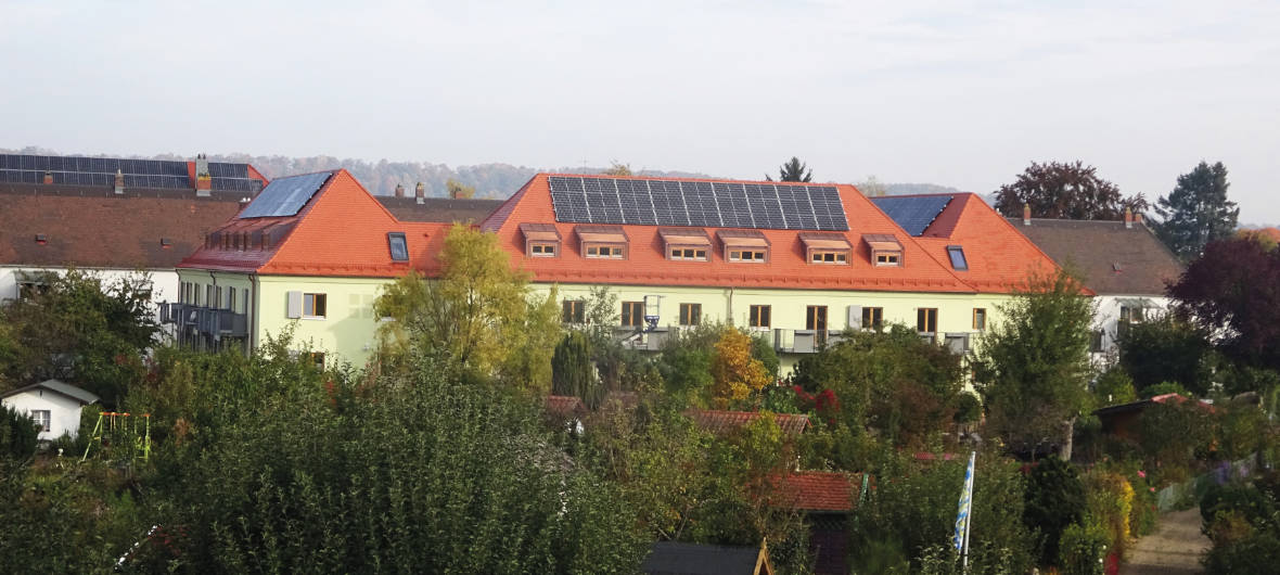 Regensburg: Baugenossenschaft saniert Bestandswohnungen innerhalb eines Forschungsprojektes: Unter dem Schirm des Wirtschaftsministeriums werden die Bestandsimmobilien im Regensburger Stadtteil Margaretenau mit einer eigens dafür erforschten Dämmung versehen.