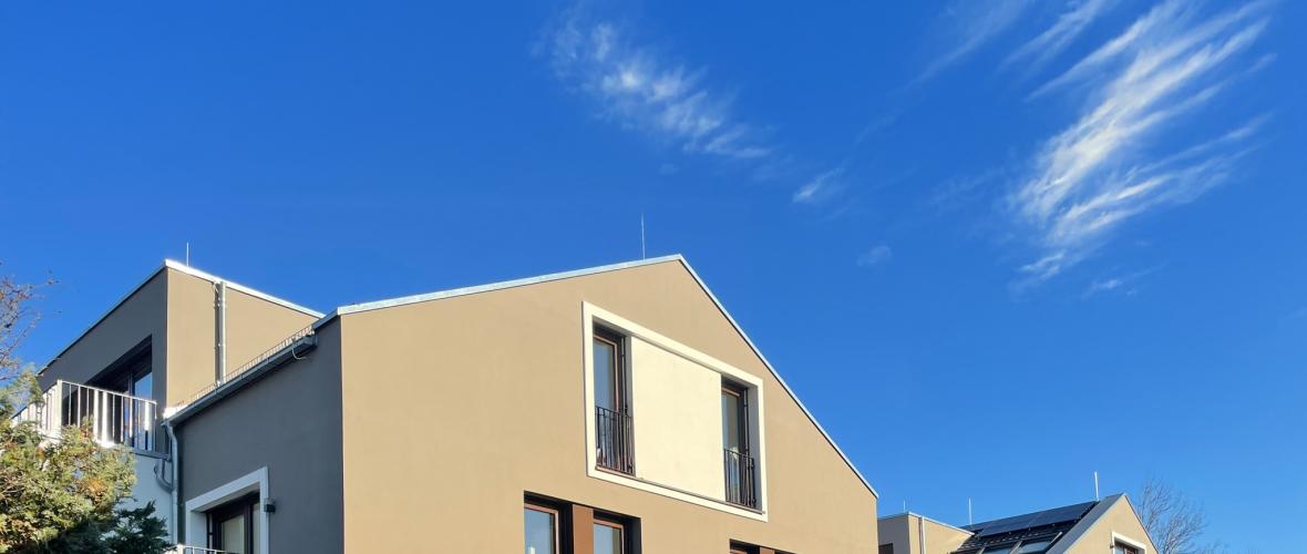 Markkleeberg: LEWO AG übergibt Wohnprojekt PURA VIDA mit nur 9 Kilowattstunden pro Jahr Endenergiebedarf