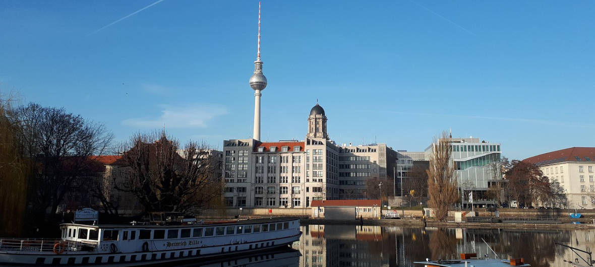 Berliner Investmentmarkt für gewerbliche Immobilien schrumpft 2023 um über 60 Prozent