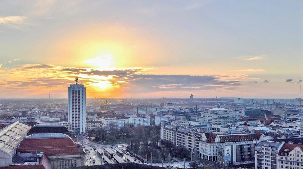 Leipzig prüft Milieuschutz für drei weitere Gebiete: Die Sachsenmetropole gehört zu den am stärksten wachsenden Städten in Deutschland. Um die Mieter vor dramatisch steigenden Mieten zu schützen, hat der Stadtrat in einzelnen Stadtteilen den sogenannten Milieuschutz beschlossen.