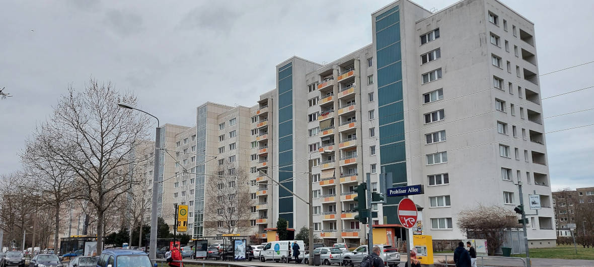 Viele Probleme und schlechtes Image: Dresden will Stadtteil Prohlis aufwerten: Der von zahlreichen Plattenbauten geprägte Dresdner Stadtteil Prohli soll mittels dem Masterplan Prohlis 2030 aufgewertet werden. Jetzt werden die Bewohner befragt.