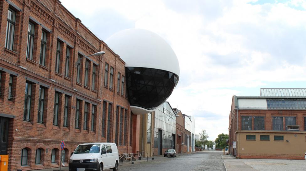 Niemeyer Sphere in Leipzig-Lindenau gelandet