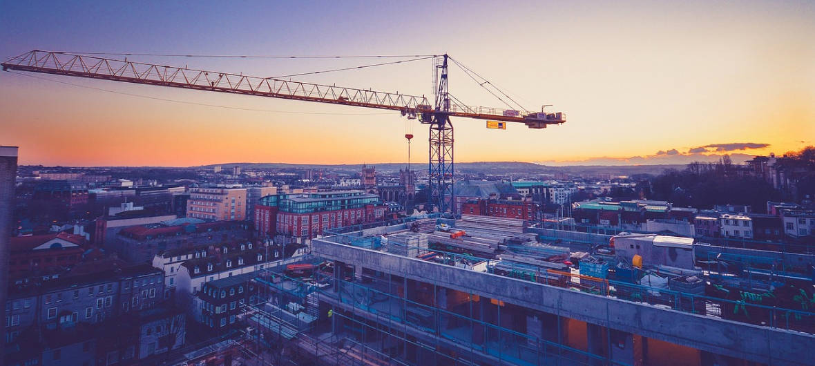 Sachsen stockt Mittel zur Wohnungsbauförderung auf: 105 Millionen werden 2024 für die Eigentumsförderung bereitgestellt, für Sozialwohnungen 187 Millionen. Der BFW Mitteldeutschland sieht diese Zahlen eher kritisch, da der erwünschte Effekt nicht eintreten wird. 