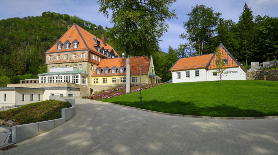 Die Ferienhotellerie übt sich in Stärke: Nach dem Sommer-Run auf die deutschen Küsten, Berge und Täler gelten die Ferienhotels als Licht im insgesamt dunklen Corona-Hoteljahr.