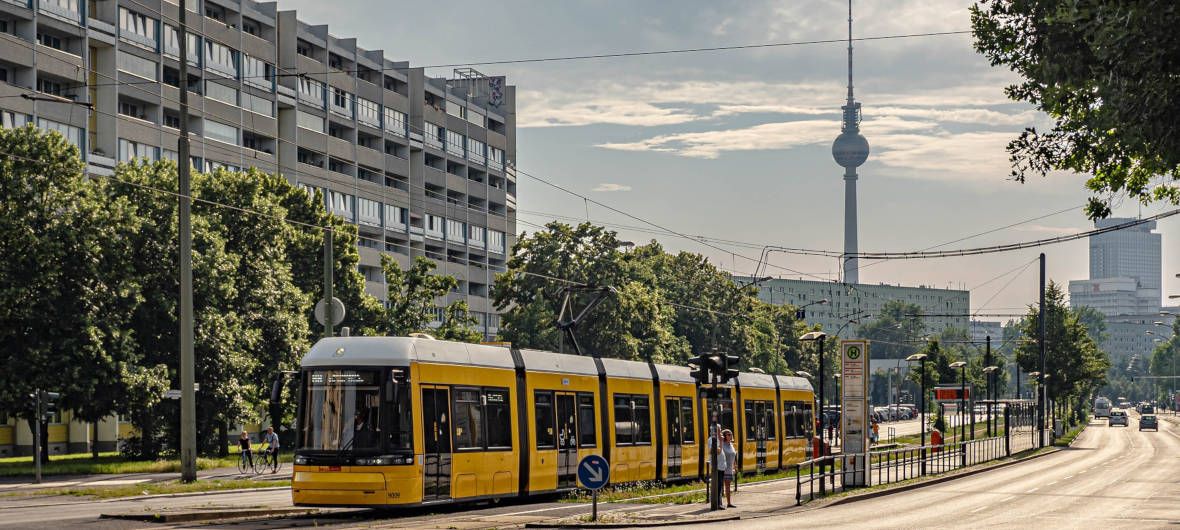 Der Wohnungsmarkt Berlin sechs Monate nach dem Mietendeckel-Aus: Ein Situationsbericht vom Wohnungsmarkt Berlin sechs Monate nach dem Mietendeckel-Aus: Die Mieten halten nicht mit Inflation und Baupreisentwicklung mit und die Preise für Wohneigentum steigen weiter.